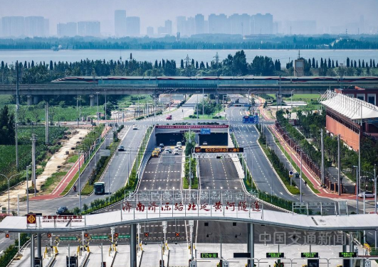 山东济南济泺路北延黄河隧道建成通车 山东济南济泺路北延黄河隧道建成通车